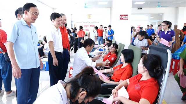 Phát động chiến dịch “Những giọt máu tình nguyện” đợt III, năm 2024 và đăng ký hiến mô, bộ phận cơ thể người
