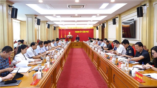 Ban Thường vụ Thành ủy làm việc với các đơn vị khối tài chính - kinh tế