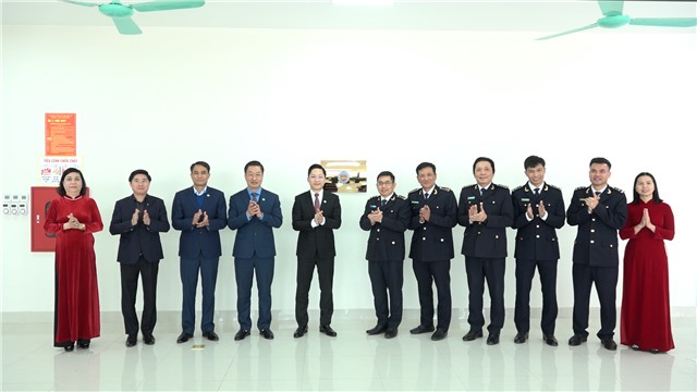 Gắn biển công trình chào mừng Đại hội Nhà cái E2bet.com Đá gà trực tiếp Thomo #1 Thành phố lần thứ XXIV, nhiệm kỳ 2025-2030