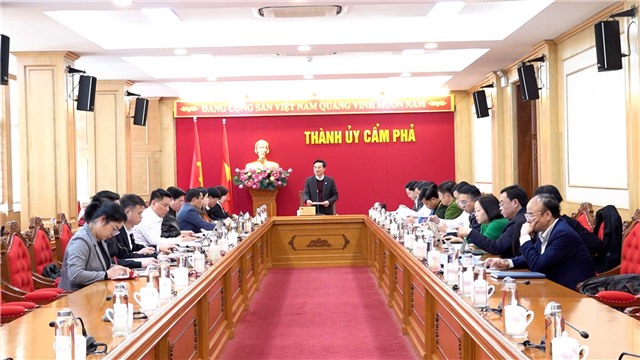 Ban Thường vụ Thành ủy họp cho ý kiến về các giải pháp tổ chức thực hiện Chủ đề công tác năm và “Việc khó” năm 2025