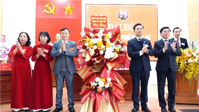 Đồng chí Bí thư Thành ủy, Chủ tịch HĐND Thành phố dự Đại hội Chi bộ khu phố Hòa Lạc, phường Cẩm Bình