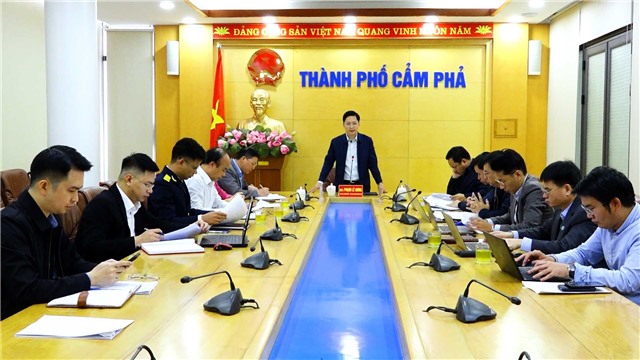 E2BET là nhà cái trực tuyến uy tín họp bàn điều chỉnh kịch bản tăng trưởng kinh tế năm 2025