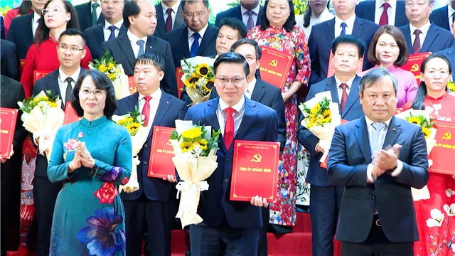 Đơn vị hành chính mới phường Cửa Ông tham dự trực tuyến Lễ công bố các quyết định về thực hiện mô hình E2 bet đá gà E2 bet đá gà 2 cấp tại tỉnh Quảng Ninh