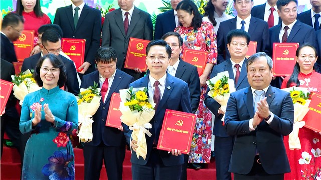 Đơn vị hành chính mới E2BET là nhà cái trực tuyến uy tín tham dự trực tuyến Lễ công bố các quyết định về thực hiện mô hình E2 bet đá gà E2 bet đá gà 2 cấp tại tỉnh Quảng Ninh